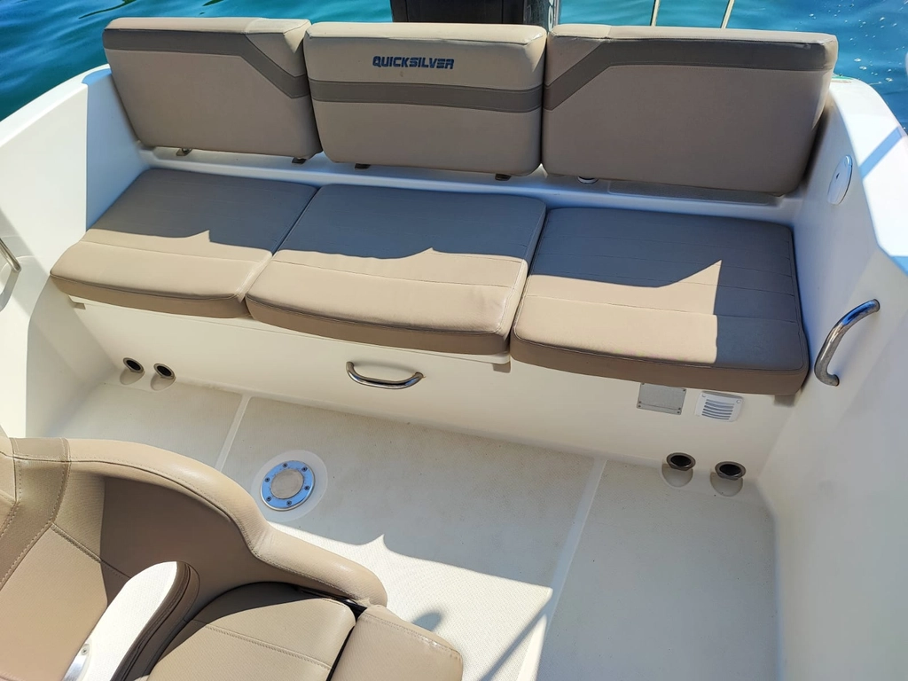 Quicksilver 675 activ 150HP - picture 8